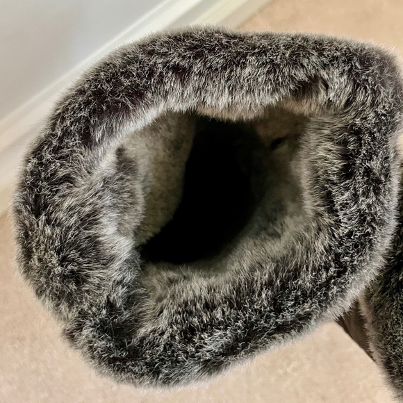 Aquatalia suede tall boot with faux fur lining Size 8.5 medium - Picture 5 of 8